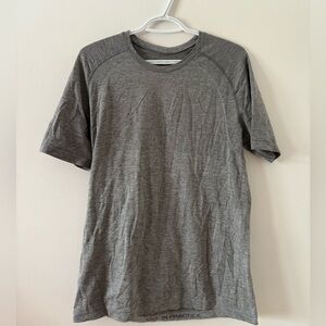 Lululemon Men's Metal Vent Tech Short Sleeve Shirt Size Medium